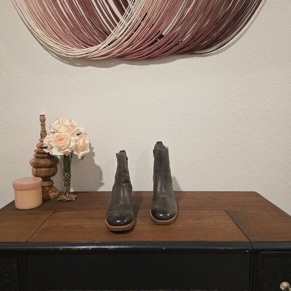 Sorel "Cate" Olive ankle Boots Sz 9 - Picture 2 of 6